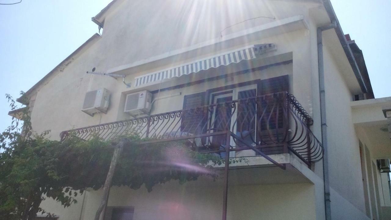 Studio With Balcony Jelsa  Exterior photo